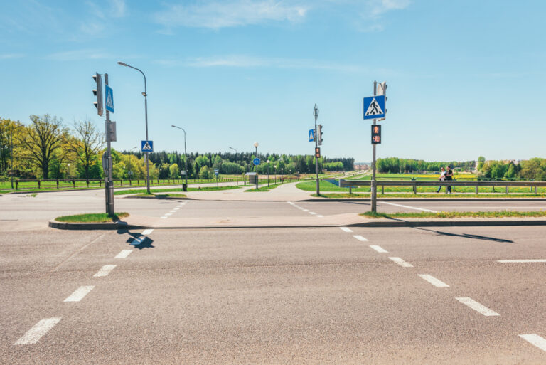 Crossing Road Lines Makes Traffic Stop “Reasonable” in Maryland